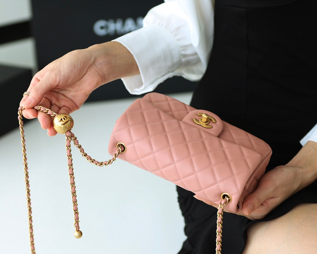 CHANEL FLAP BAG 20CM BABY PINK LAMBSKIN GOLD HARDWARE