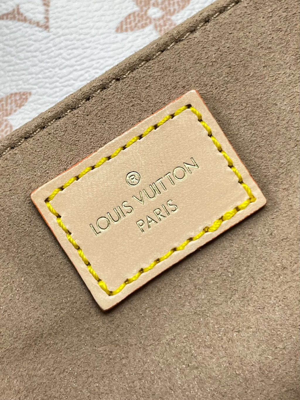LOUIS VUITTON POCHETTE METIS 21.5 WHITE BROWN MONOGRAM CANVAS