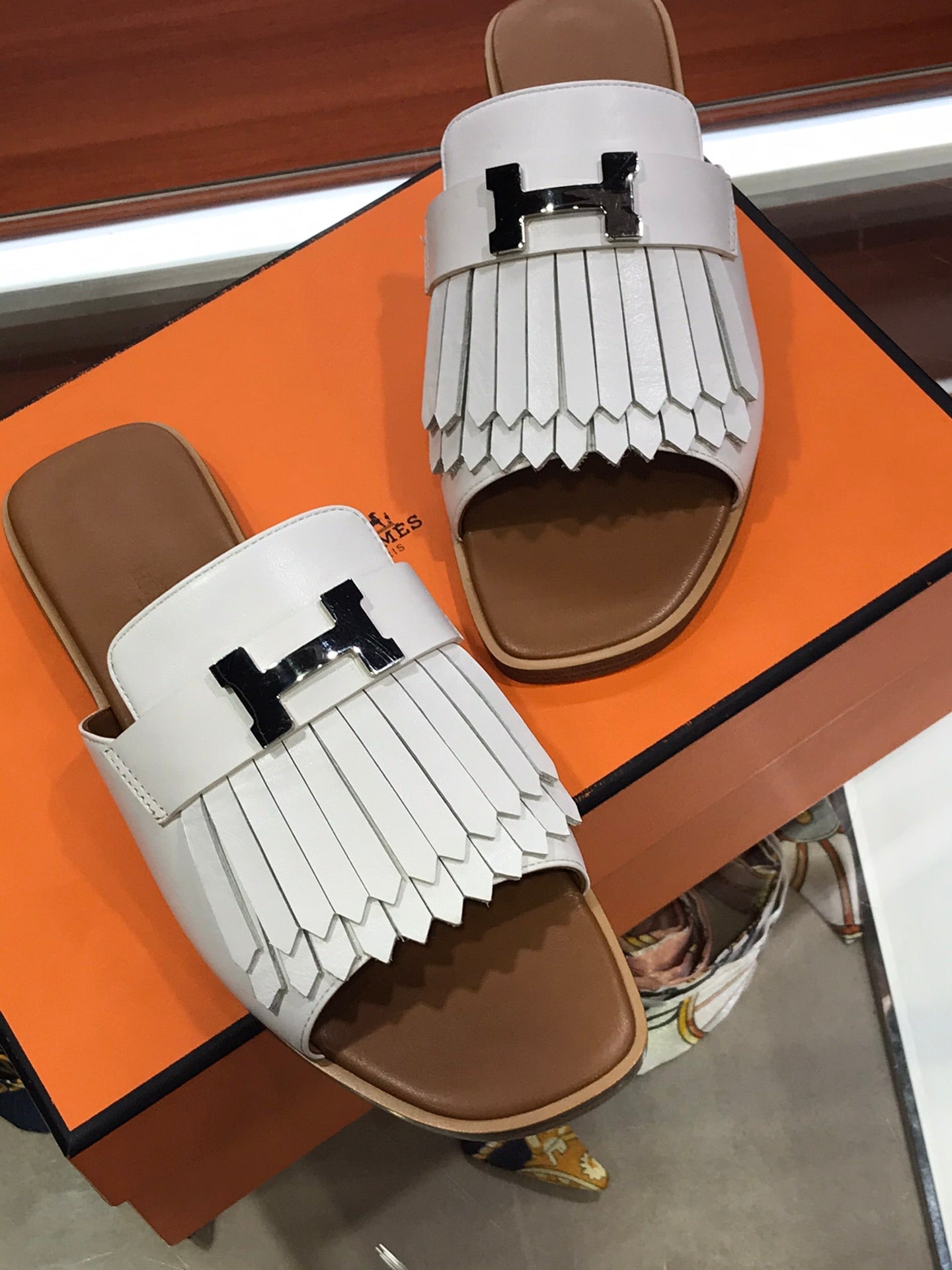 HERMES ROYAL SANDAL CARAMEL MIX WHITE LAMBSKIN