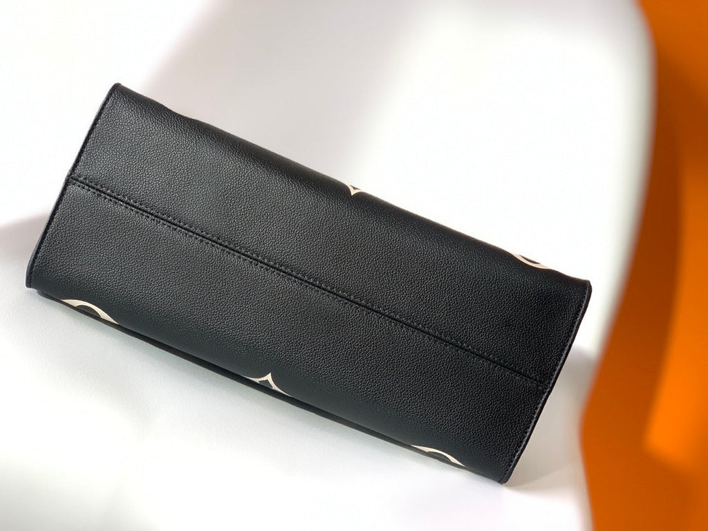 LOUIS VUITTON ONTHEGO MM 35CM BLACK WHITE