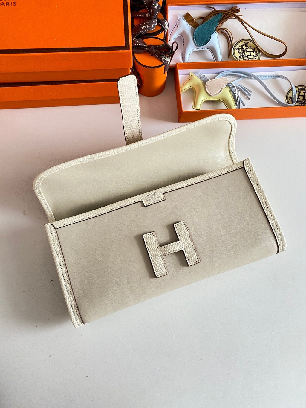 HERMES JIGE ELAN 29 CLUTCH IN BISQUE BEIGE CALFSKIN WITH LIZARD SKIN