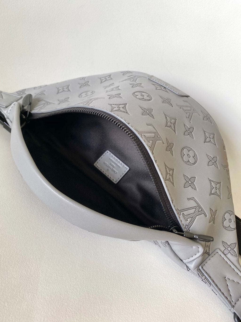LOUIS VUITTON LV 25S DISCOVERY BUMBAG 44 IN TAUPE GRAY EMBOSSED MONOGRAM ECLIPSE CALFSKIN