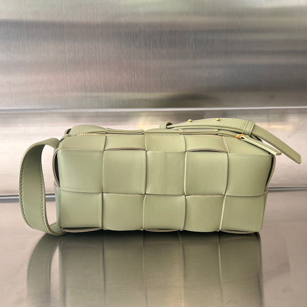 BOTTEGA VENETA BRICK CASSETTE 28 IN GIN GREEN CALFSKIN