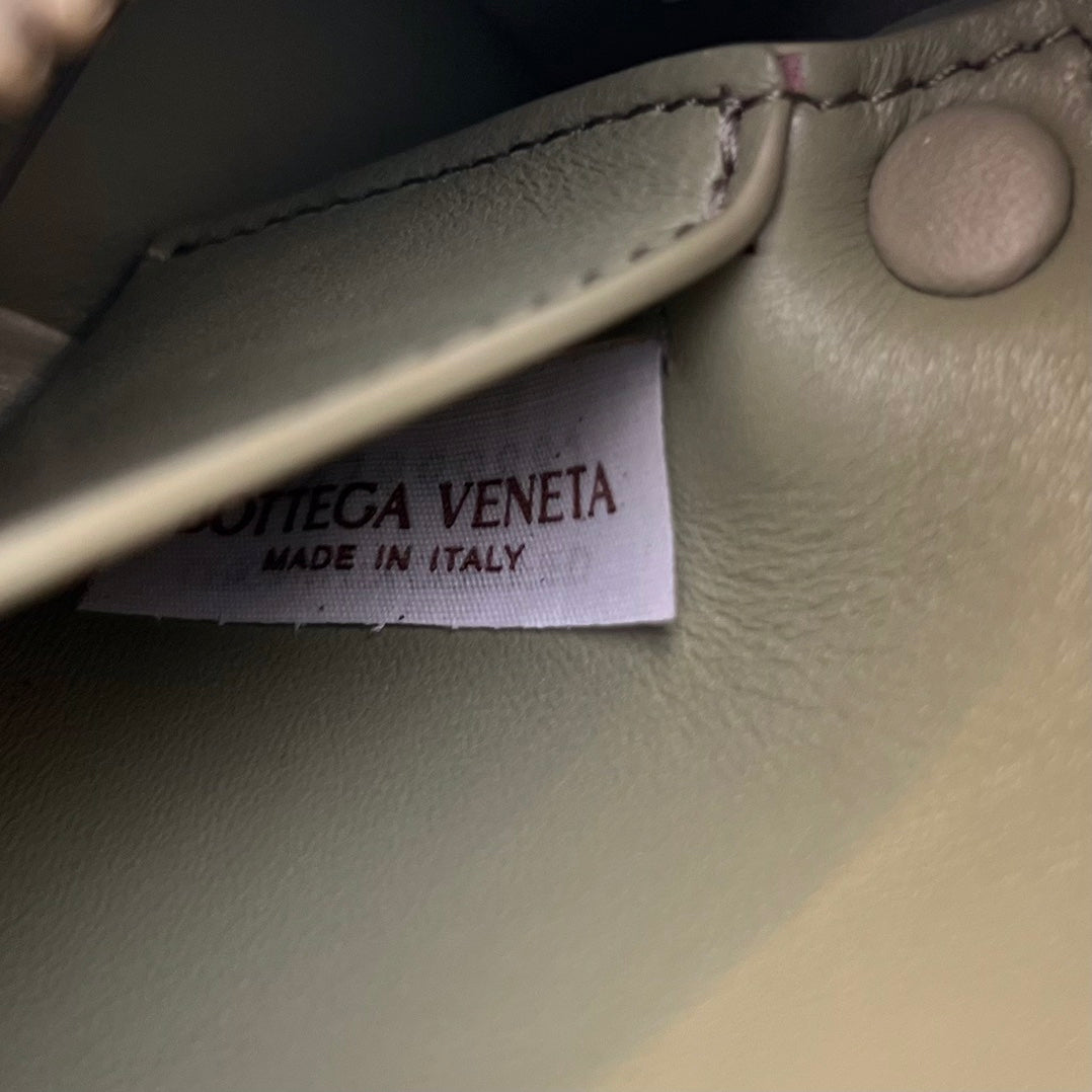 BOTTEGA VENETA BRICK CASSETTE 28 IN GIN GREEN CALFSKIN
