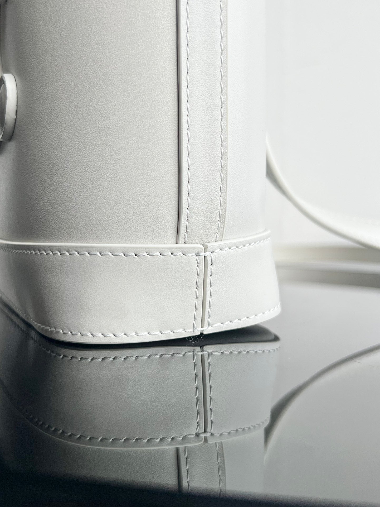 CELINE CUIR TRIPHOME 19 WHITE SMOOTH CALFSKIN BUCKET BAG