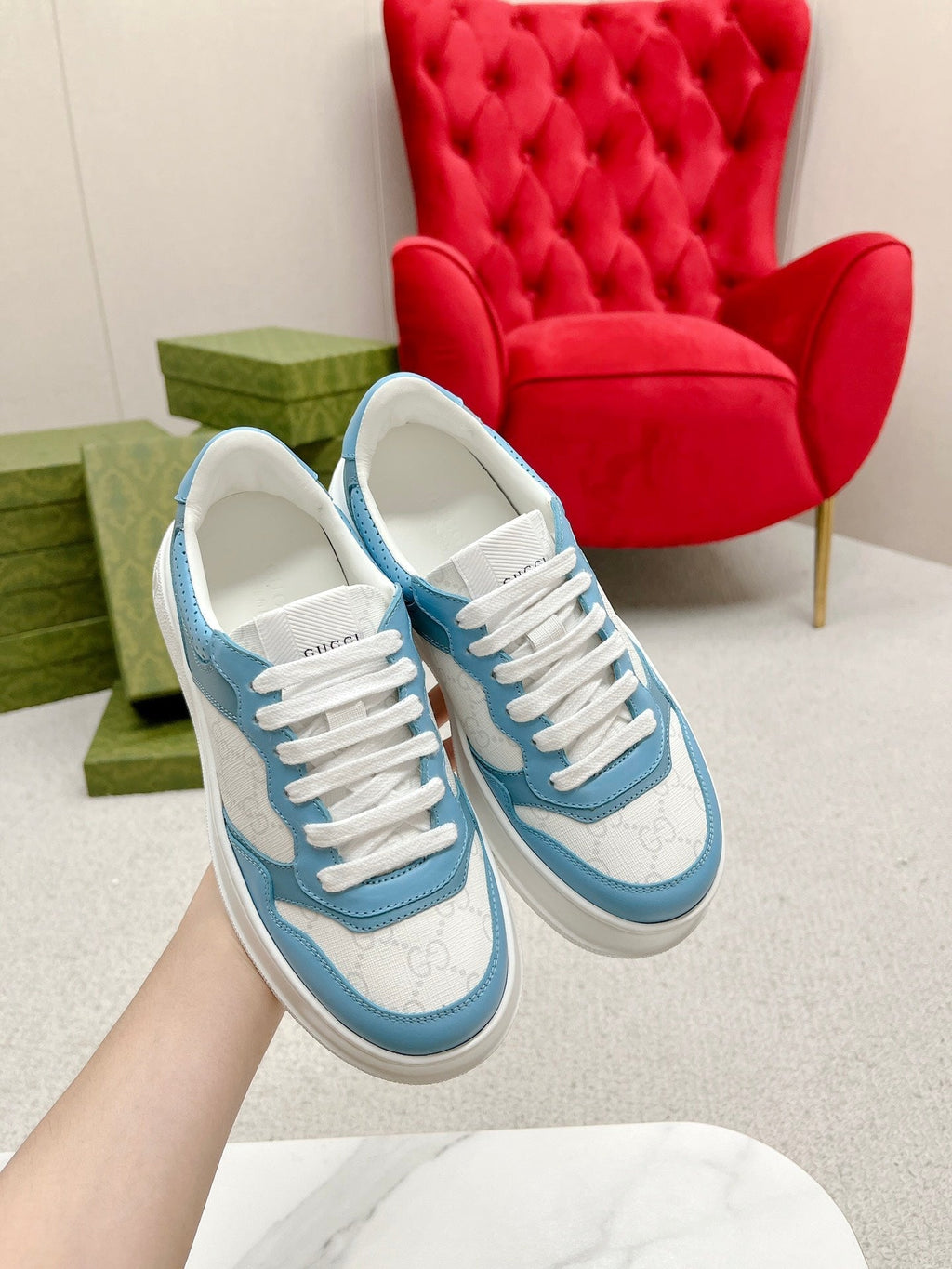 GUCCI TRAINER WHITE AND SKY CALFSKIN