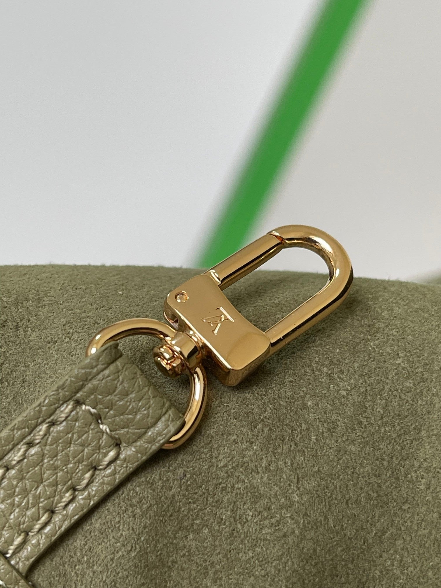 LOUIS VUITTON NEVERFULL MM 32 KHAKI CREAM MONOGRAM EMPREINTE LEATHER