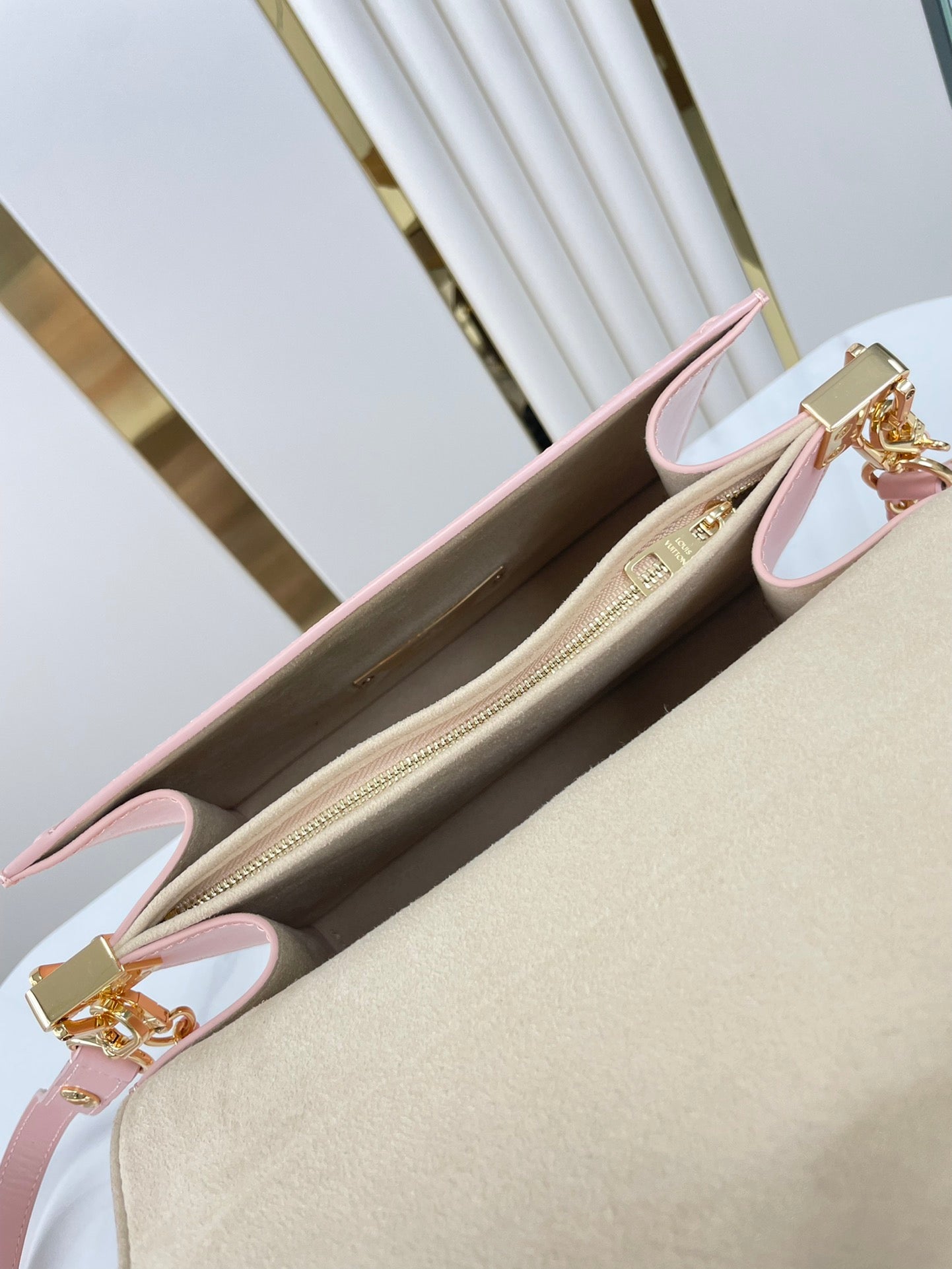 LOUIS VUITTON DAUPHINE MM 25 IN LIGHT PINK EPI GRAINED CALFSKIN GOLD HARDWARE