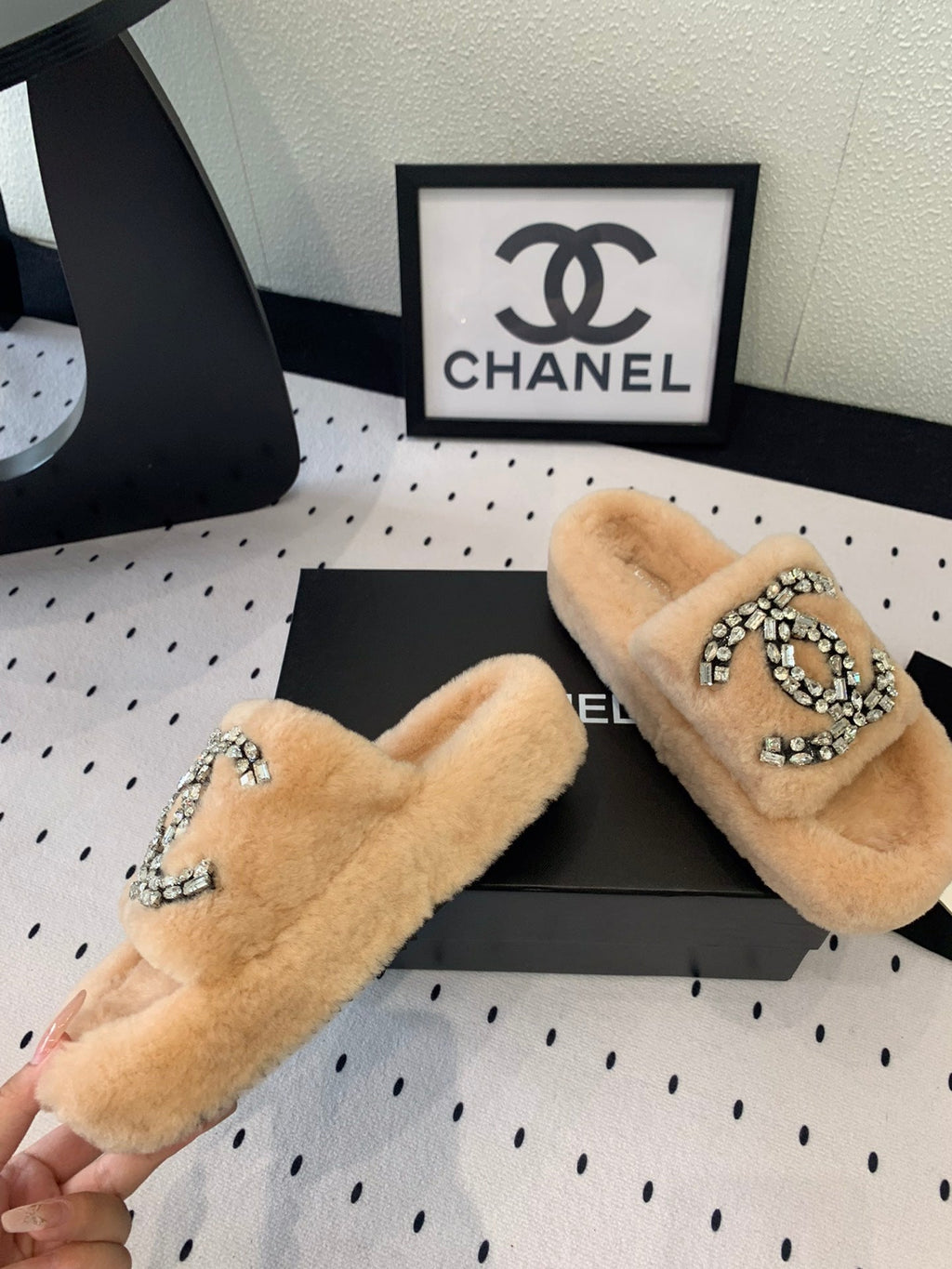 CHANEL THICK-SOLED SLIPPERS IN BRIGHT CREAM SHEEP WOOL