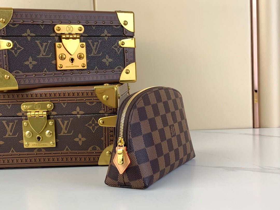 LOUIS VUITTON COSMETIC POUCH PM 19 IN BROWN DAMIER EBENE CANVAS