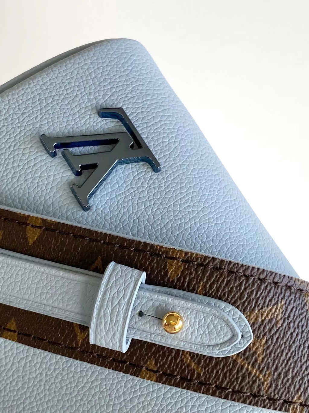 LOUIS VUITTON SPEEDY BANDOULIÈRE 18 IN BLUE HOUR CALFSKIN