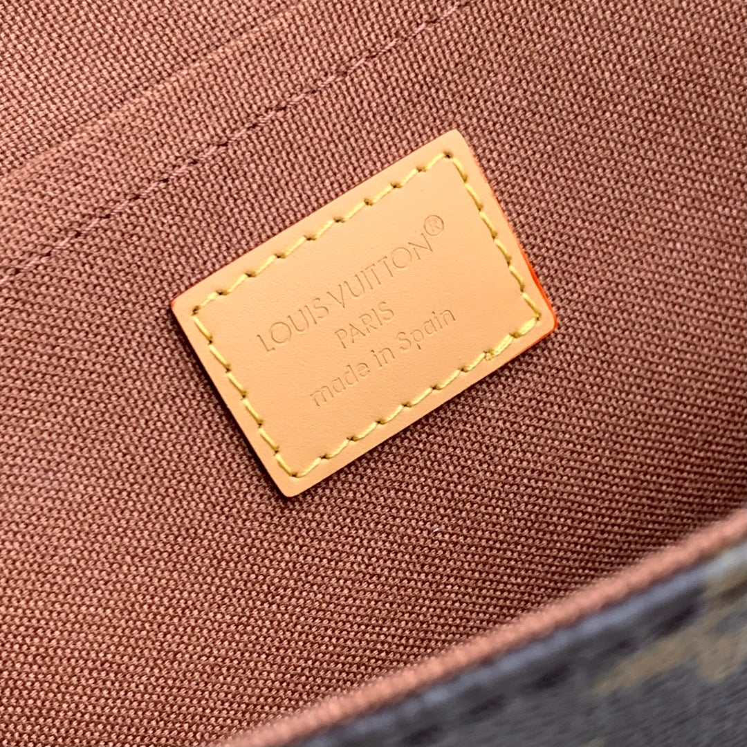 LOUIS VUITTON SOHO MM 32 IN BROWN MONOGRAM COATED CANVAS AND CALFSKIN