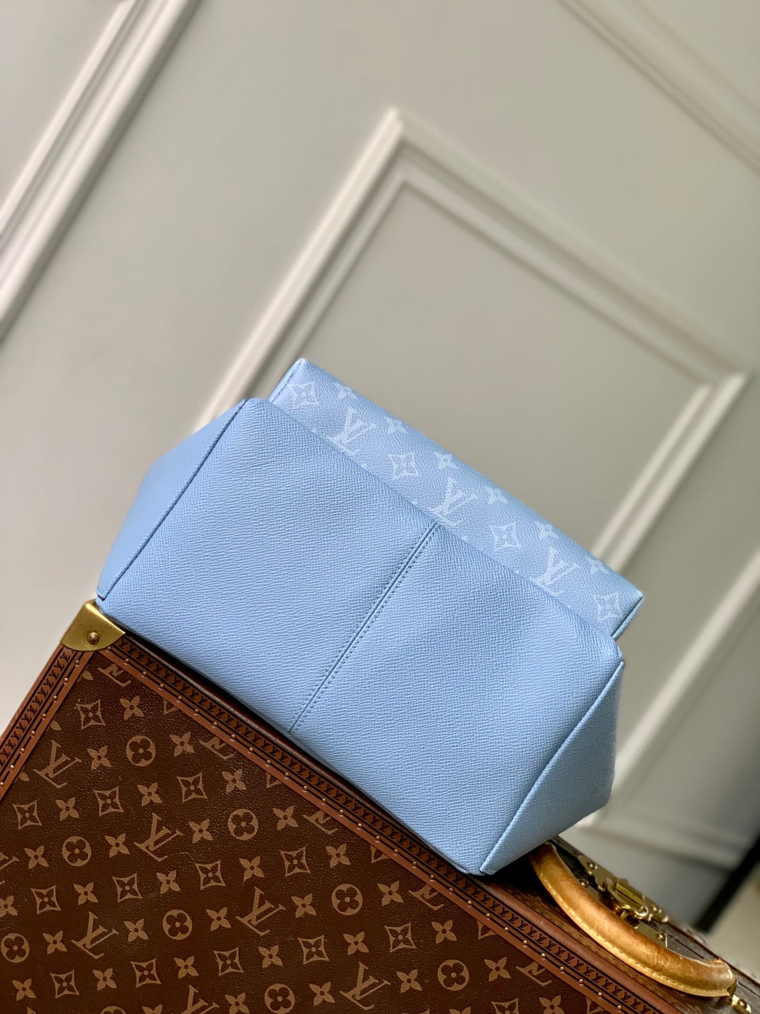 LOUIS VUITTON DISCOVERY SLIM BACKPACK 38 BLUE MONOGRAM COATED CANVAS AND CALFSKIN