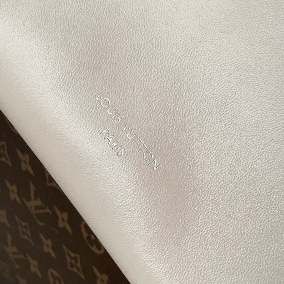 LOUIS VUITTON CARRYALL CARGO VIBE PM 33.5 IN VANILLE LAMBSKIN BORWN MONOGRAM TAG