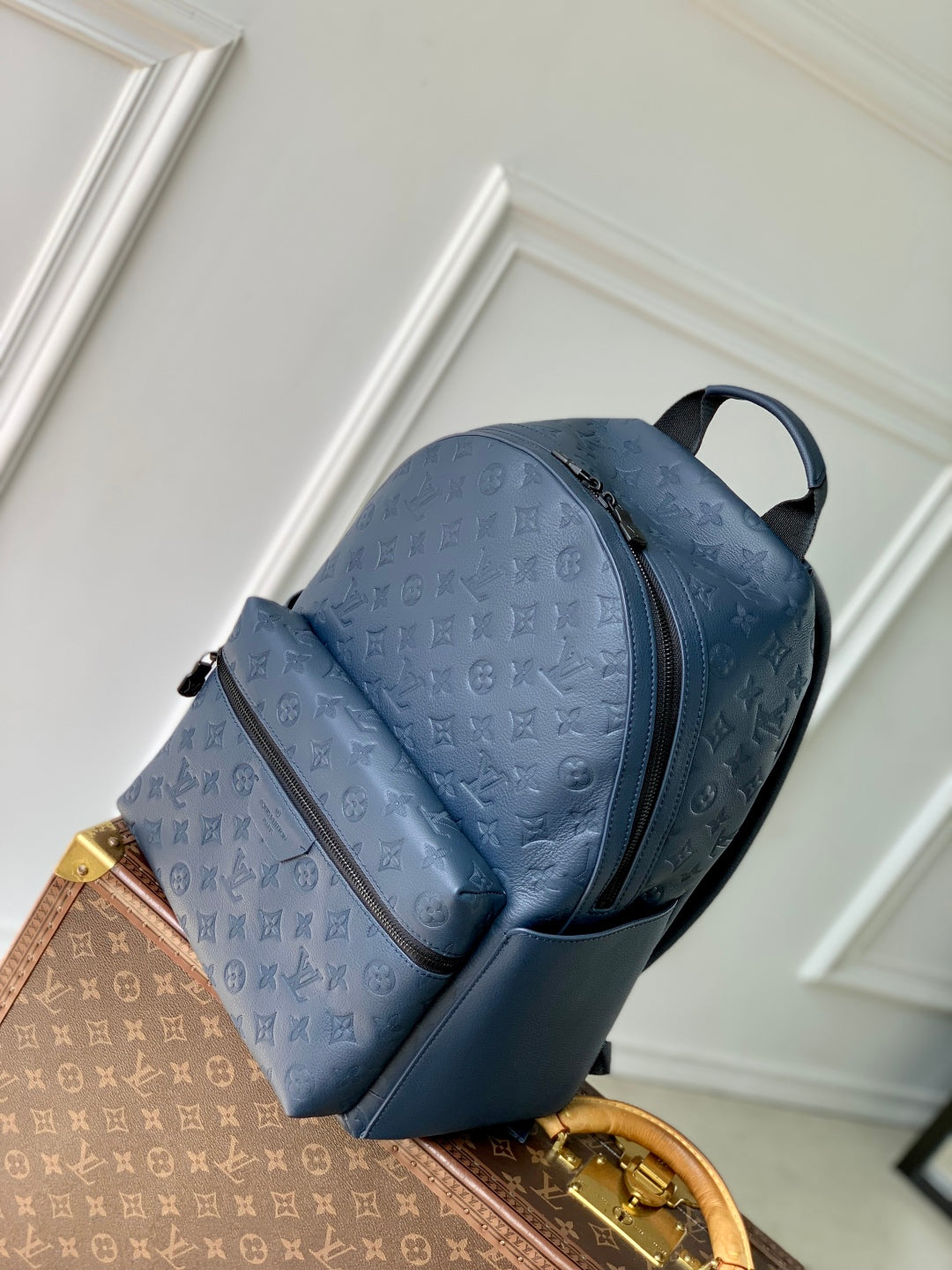 LOUIS VUITTON DISCOVERY PM BACKPACK 38 IN NAVY BLUE LAMBSKIN EMBOSSED MONOGRAM LOGO
