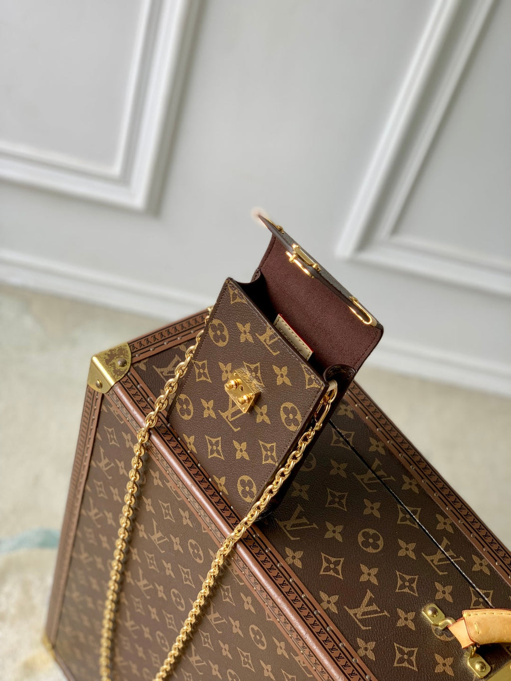 LOUIS VUITTON PHONE POUCH 17.5 IN BROWN MONOGRAM COATED CANVAS AND CALFSKIN