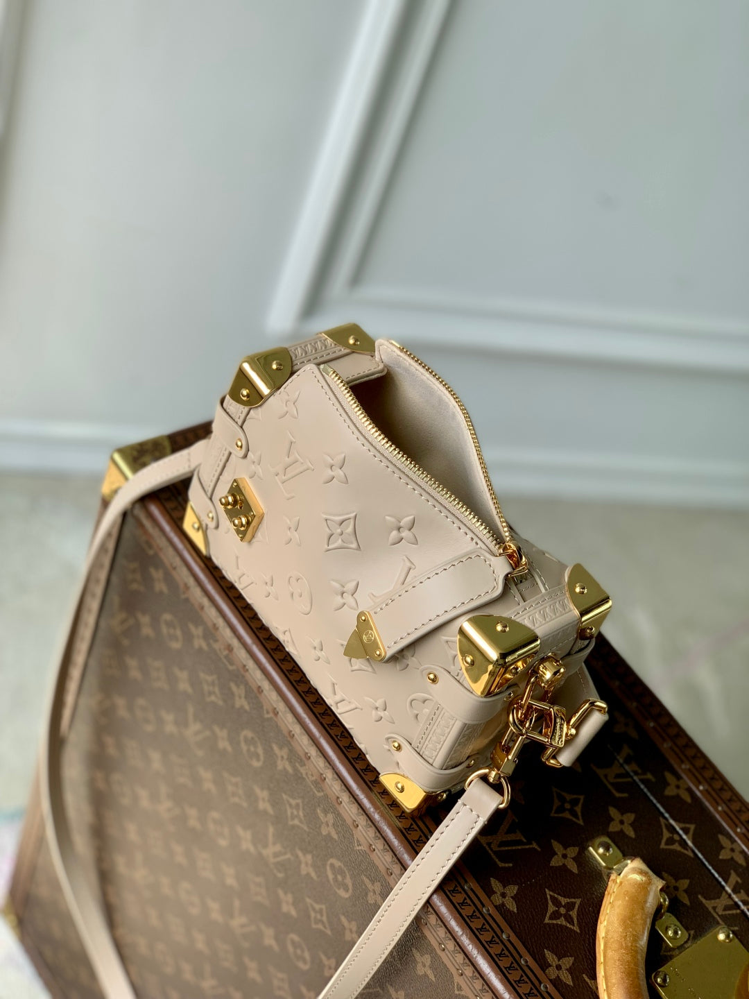 LOUIS VUITTON SIDE TRUNK 19 IN BEIGE MONOGRAM BOLD CALFSKIN GOLD HARDWARE