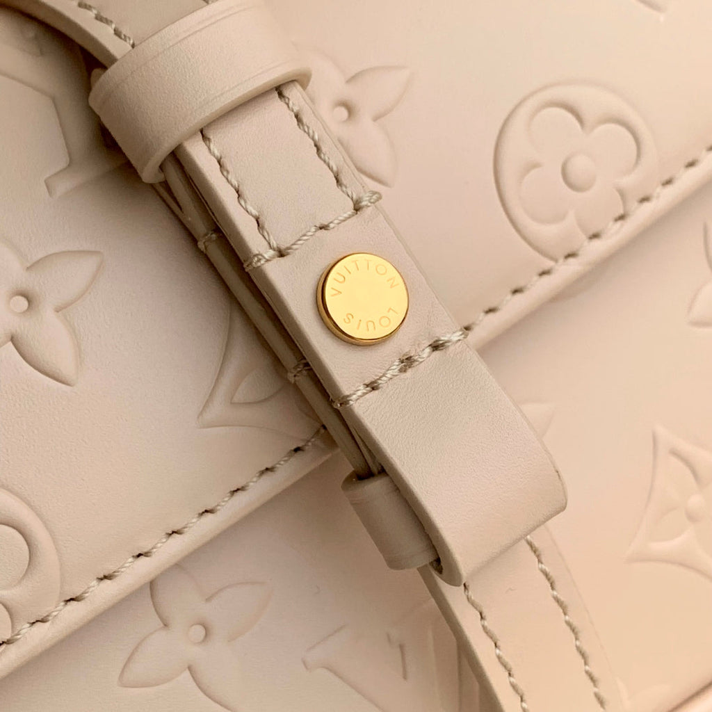 LOUIS VUITTON WALLET ON CHAIN IVY 23 IN BEIGE MONOGRAM REVERSE CANVAS EMBOSSED LOGO
