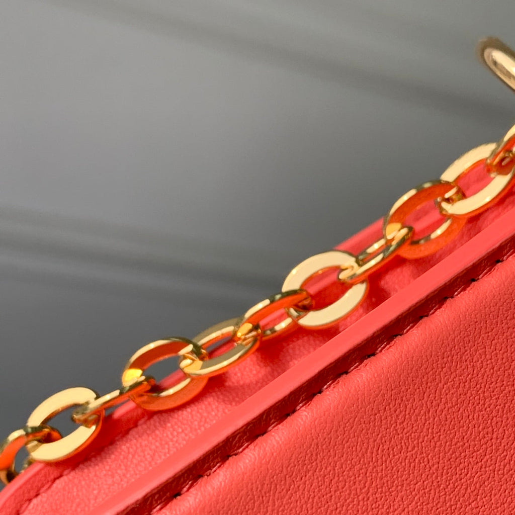 LOUIS VUITTON WALLET ON CHAIN BLOOM 20 IN SWEET CORAL CALFSKIN