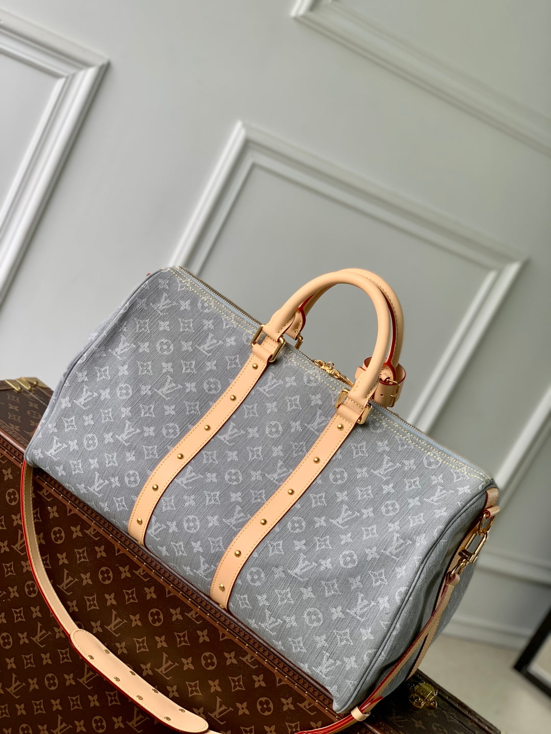 LOUIS VUITTON KEEPALL BANDOULIÈRE 45 IN GREY MONOGRAM DENIM LIGHT BROWN CALFSKIN
