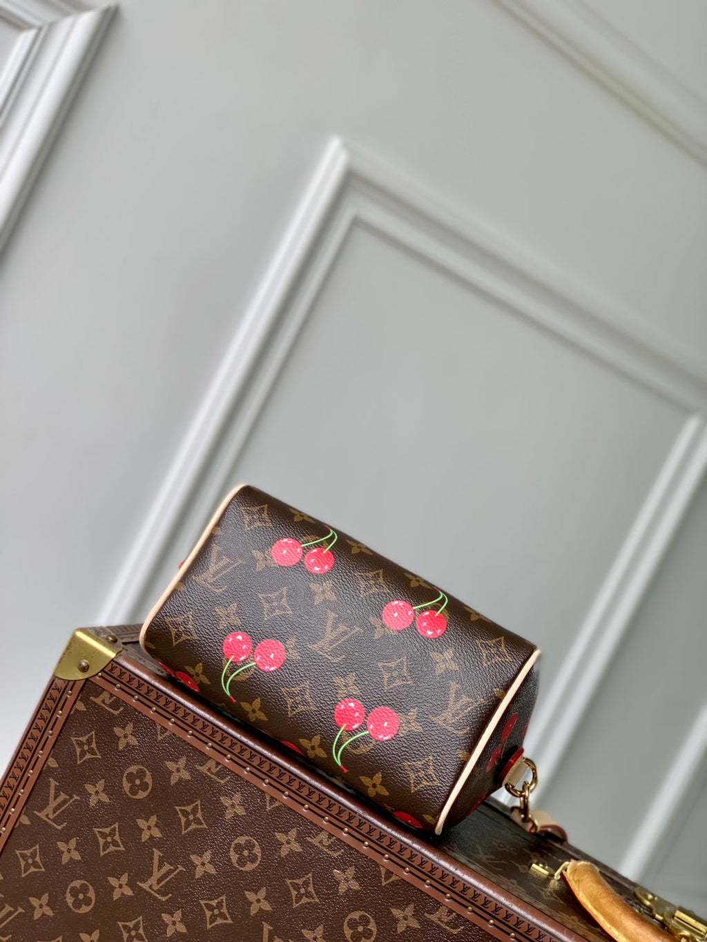 LOUIS VUITTON SPEEDY BANDOULIÈRE 20.5 BAG IN BROWN CANVAS CHERRY PRINTED