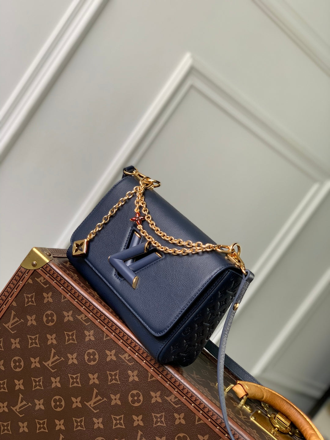 LOUIS VUITTON TWIST SLIM 19 IN NAVY BLUE TAURILLON CALFSKIN GOLD HARDWARE