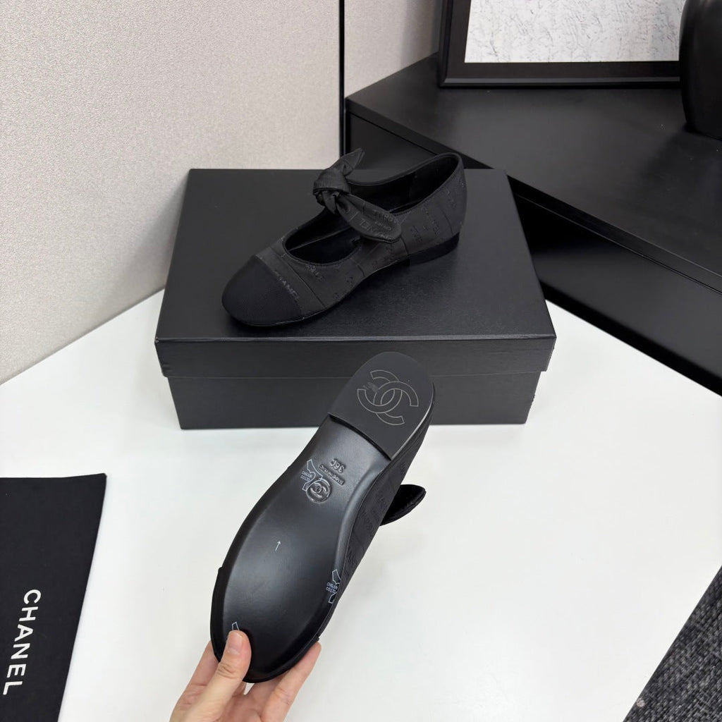 CHANEL BALLET FLATS 25S IN BLACK FABRIC WITH BOW