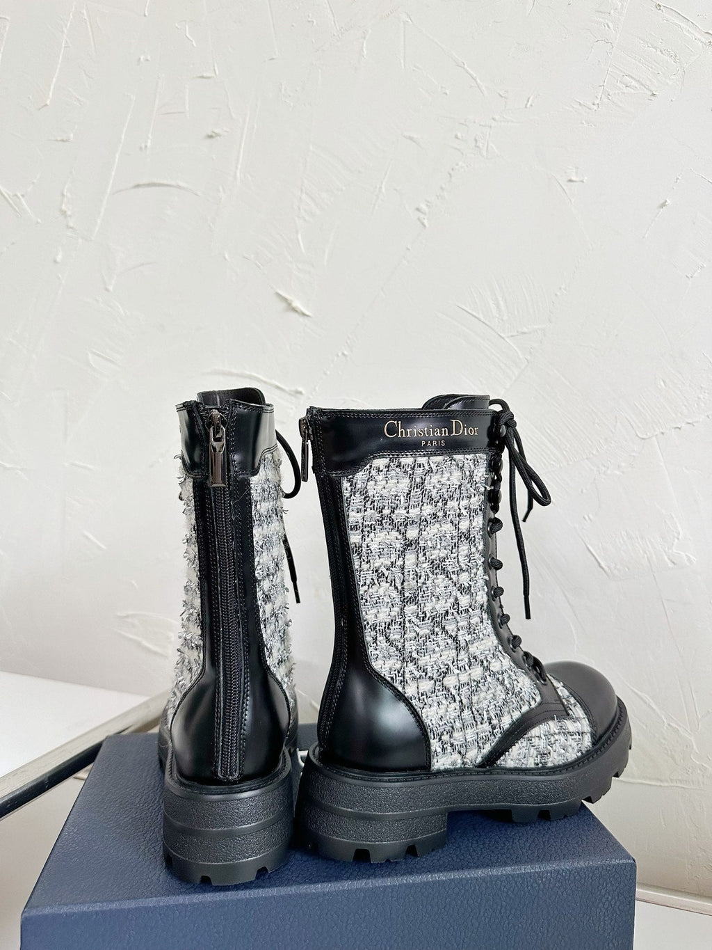 DIOR D-UNIT ANKLE BOOT BLACK CALFSKIN WITH WHITE AND BLACK CANNAGE TWEED