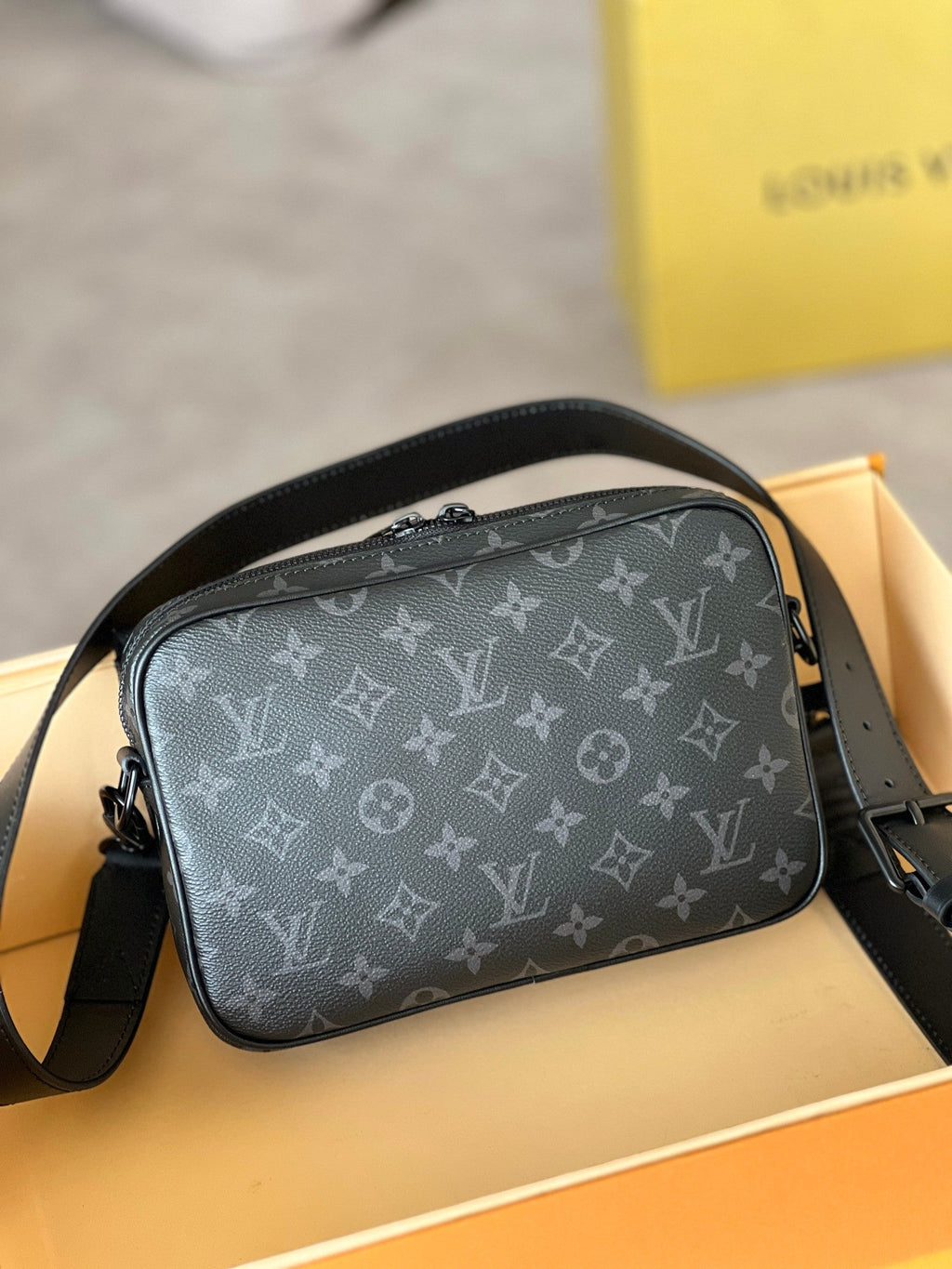 LOUIS VUITTON STEAMER 24 IN BLACK MONOGRAM ECLIPSE CANVAS