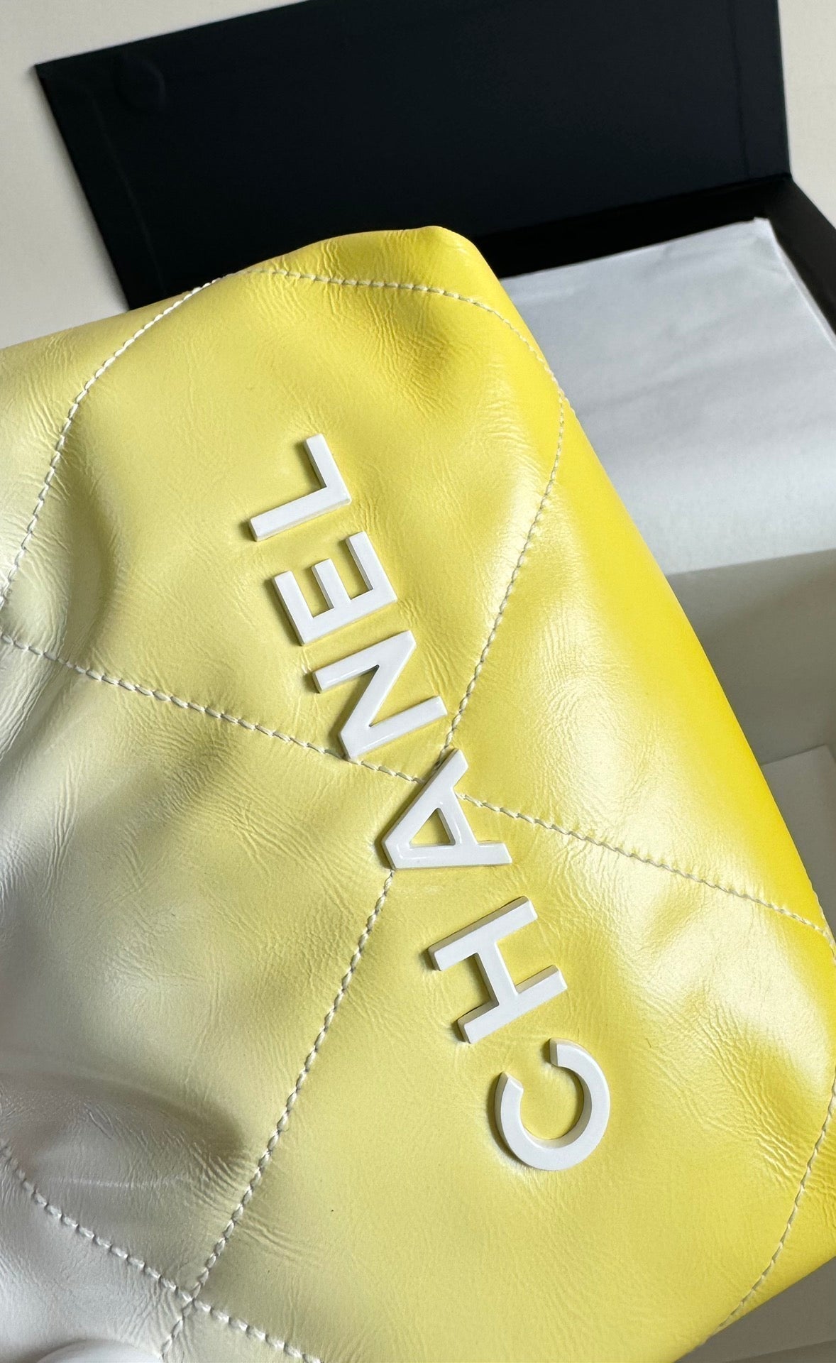 CHANEL HOBO MINI 20CM YELLOW WHITE LAMBSKIN