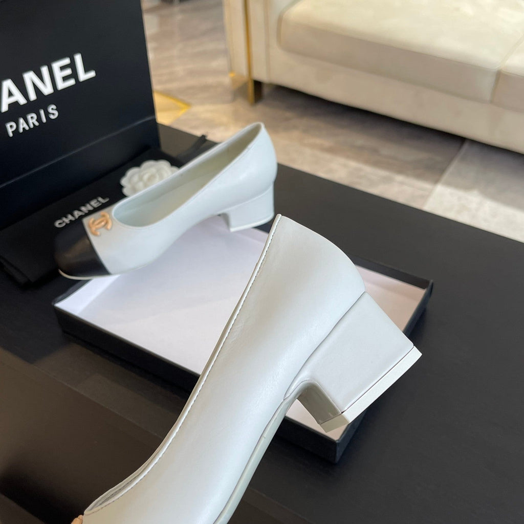 CHANEL PUMP WHITE MIX BLACK CALFSKIN