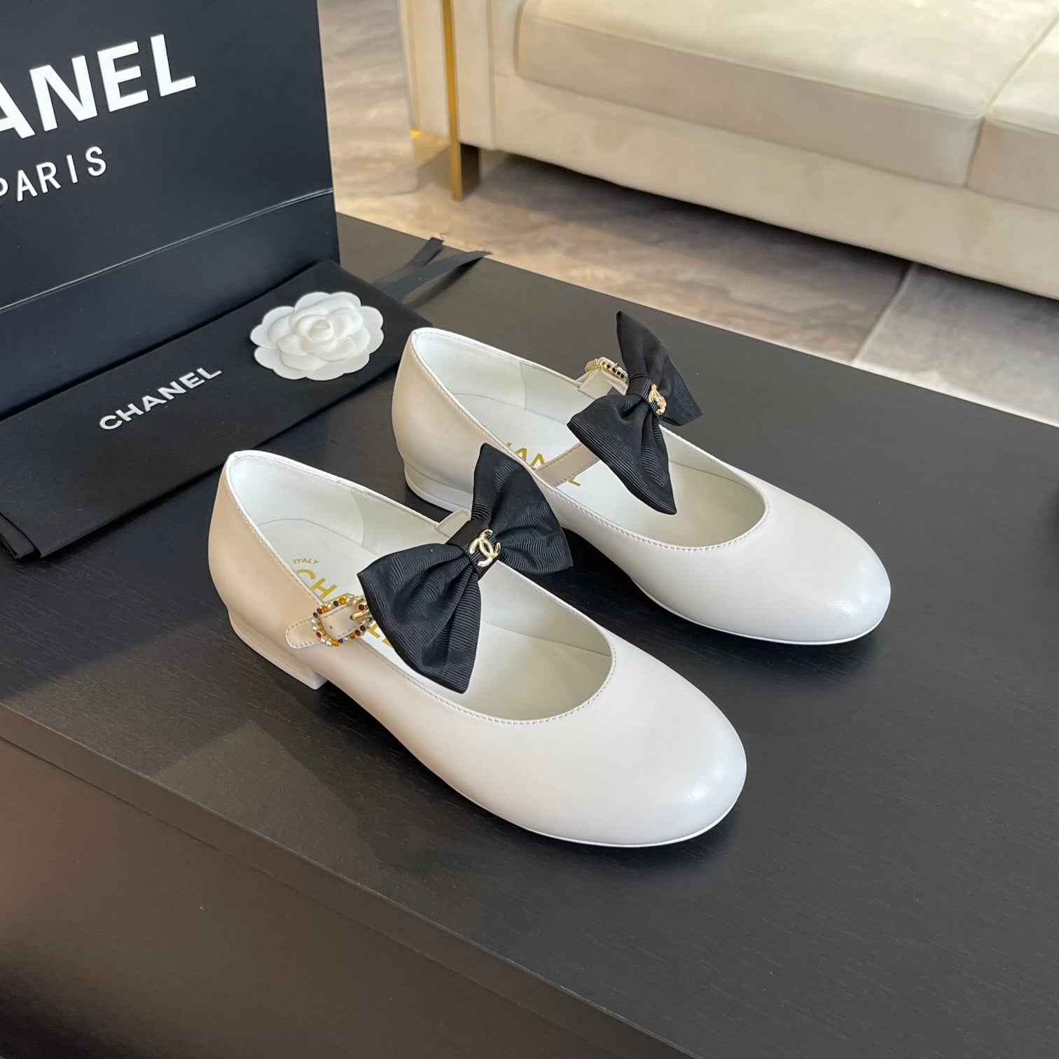 CHANEL BALLET FLAT WHITE LAMBSKIN WITH BLACK BOW