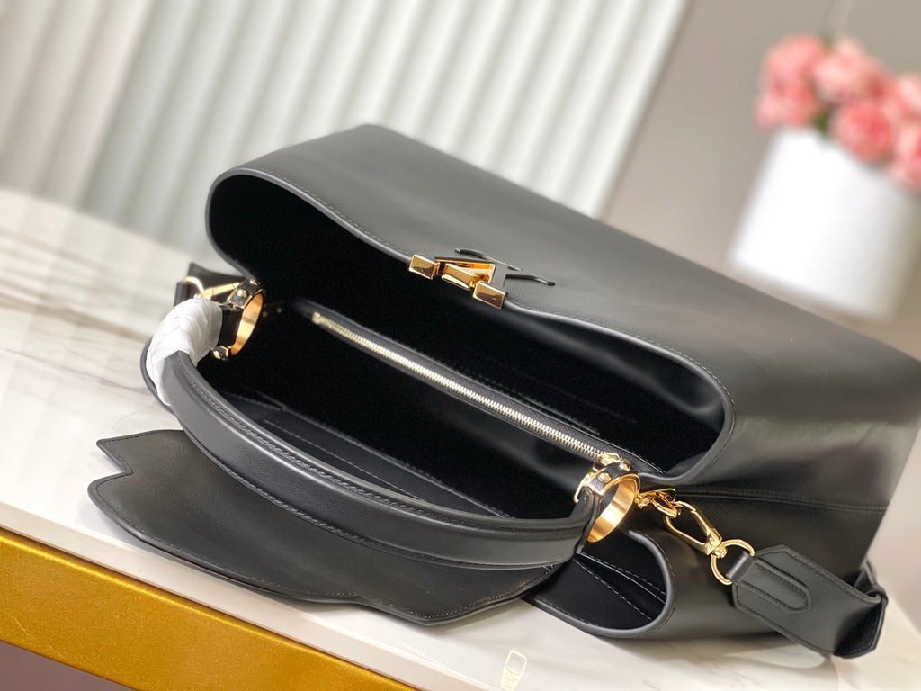 LOUIS VUITTON CAPUCINES SOUPLE GM 38 IN BLACK SMOOTH CALFSKIN GOLD HARDWARE