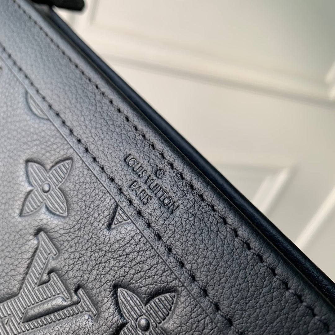 LOUIS VUITTON POCHETTE VOYAGE 22 IN BLACK MONOGRAM SHADOW CALFSKIN