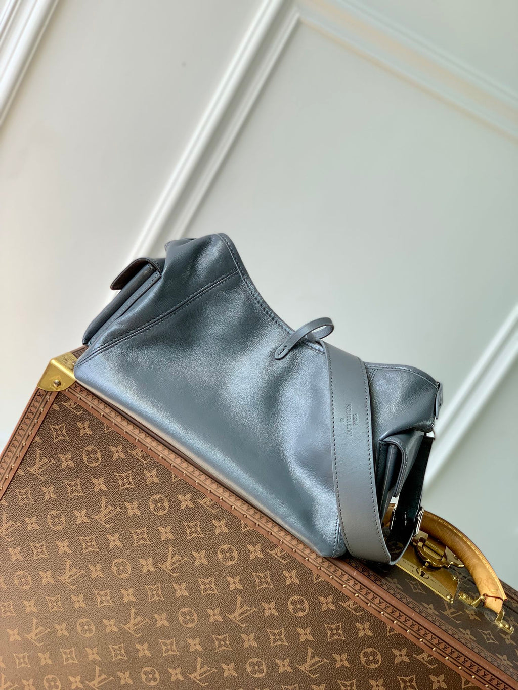LOUIS VUITTON CARRYALL CARGO VIBE PM 33.5 IN GREY LAMBSKIN BROWN MONOGRAM TAG