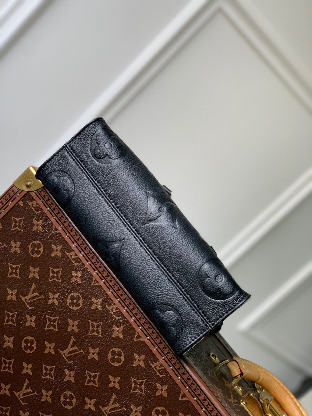 LOUIS VUITTON ONTHEGO EAST WEST BAG 25 IN BLACK MONOGRAM EMBOSSED COWHIDE