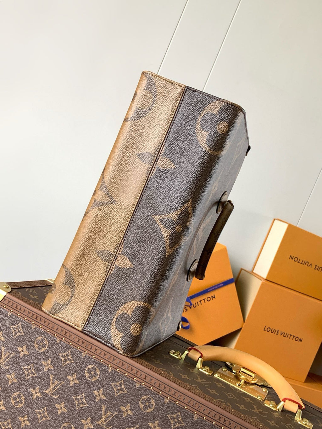 LOUIS VUITTON ONTHEGO MM 35CM MONOGRAM GIANT CANVAS