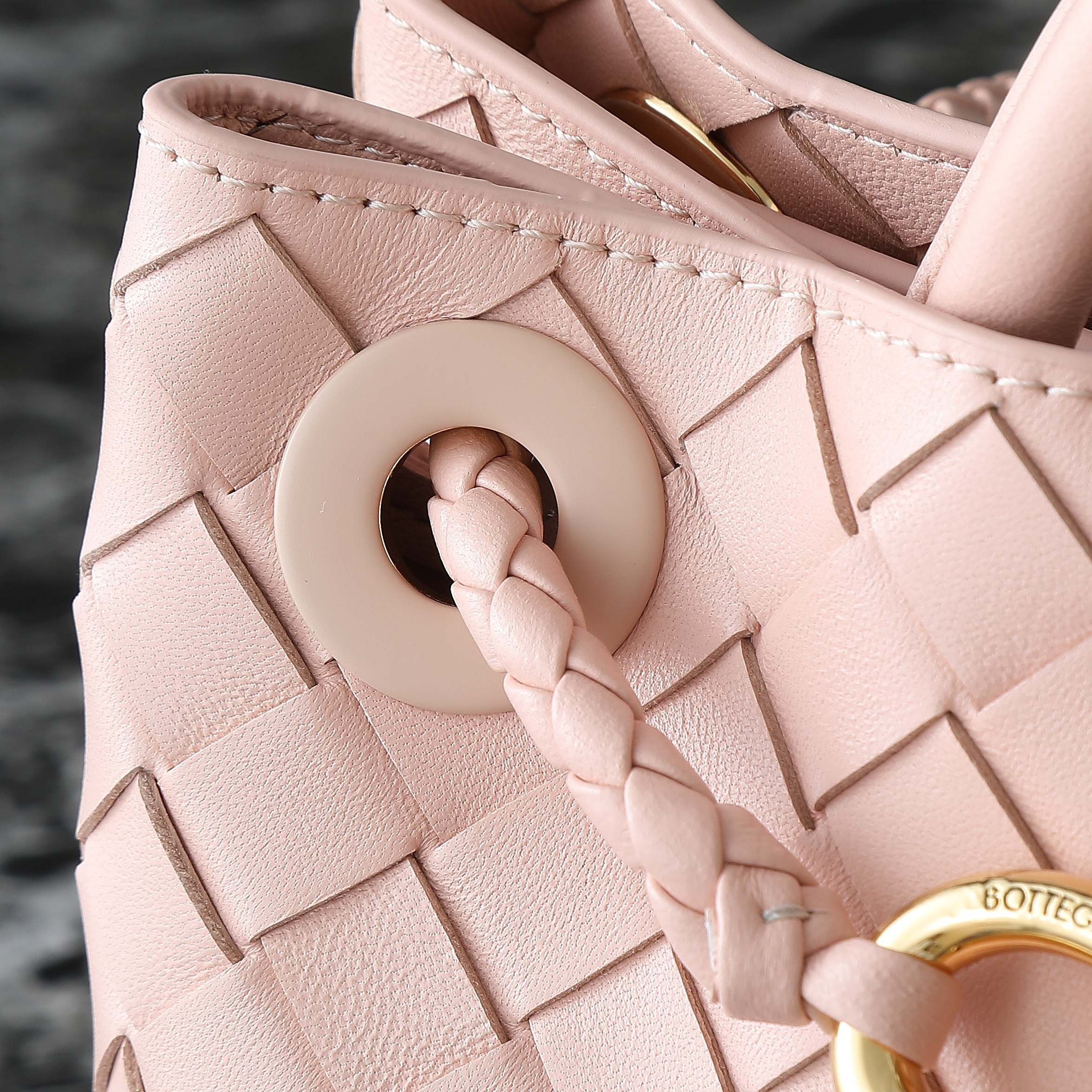BOTTEGA VENETA SMALL ANDIAMO 25 IN LIGHT PINK LAMBSKIN