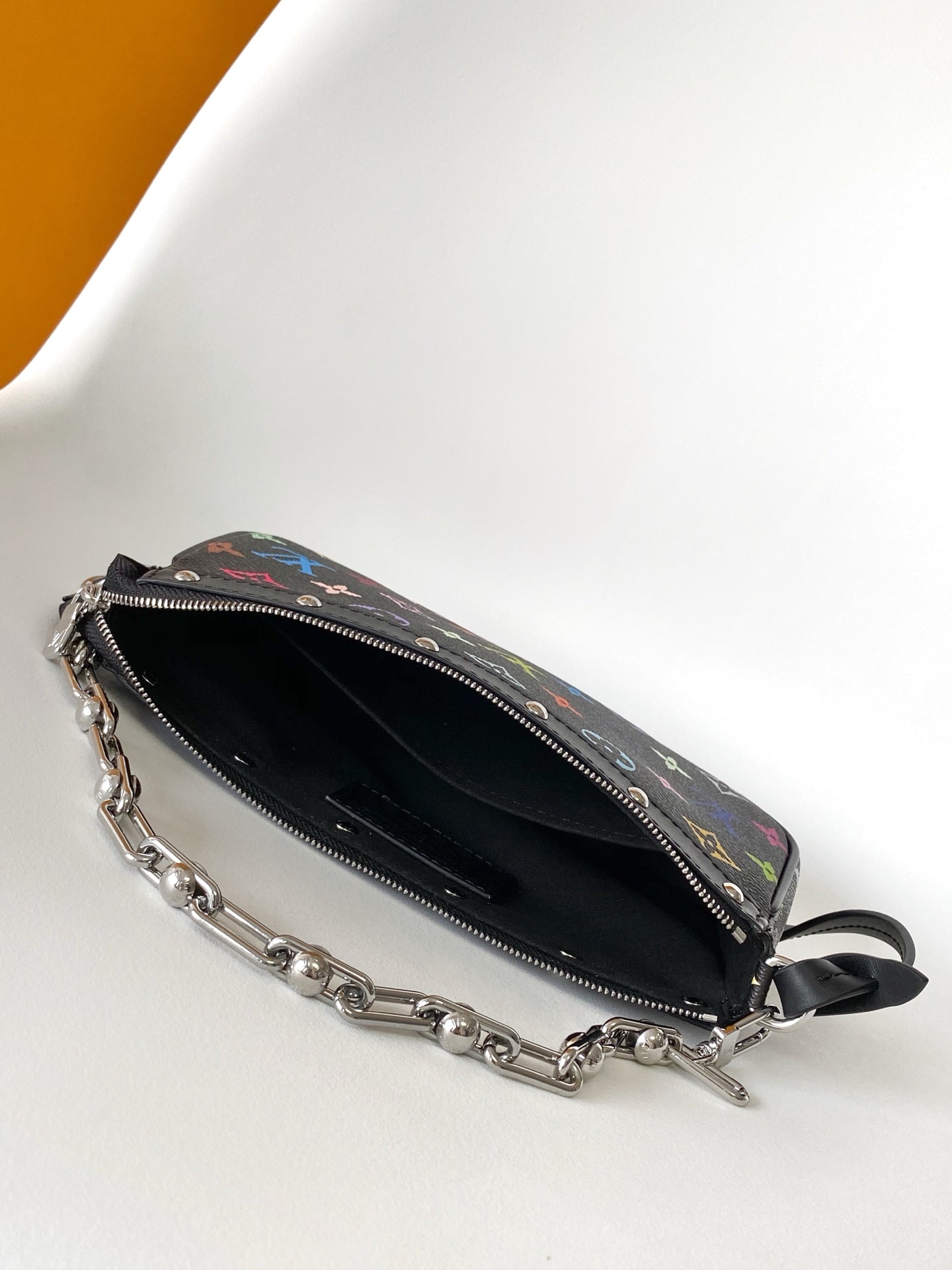 LOUIS VUITTON POCHETTE ACCESSOIRES 22 BAG IN MULTICOLOR MONOGRAM CANVAS AND COWHIDE