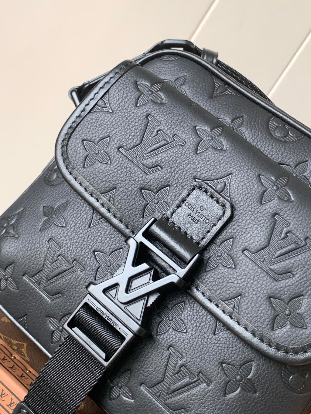 LOUIS VUITTON LV 25S GETAWAY MESSENGER BAG 20 IN BLACK MONOGRAM SHADOW EMBOSSED CALFSKIN