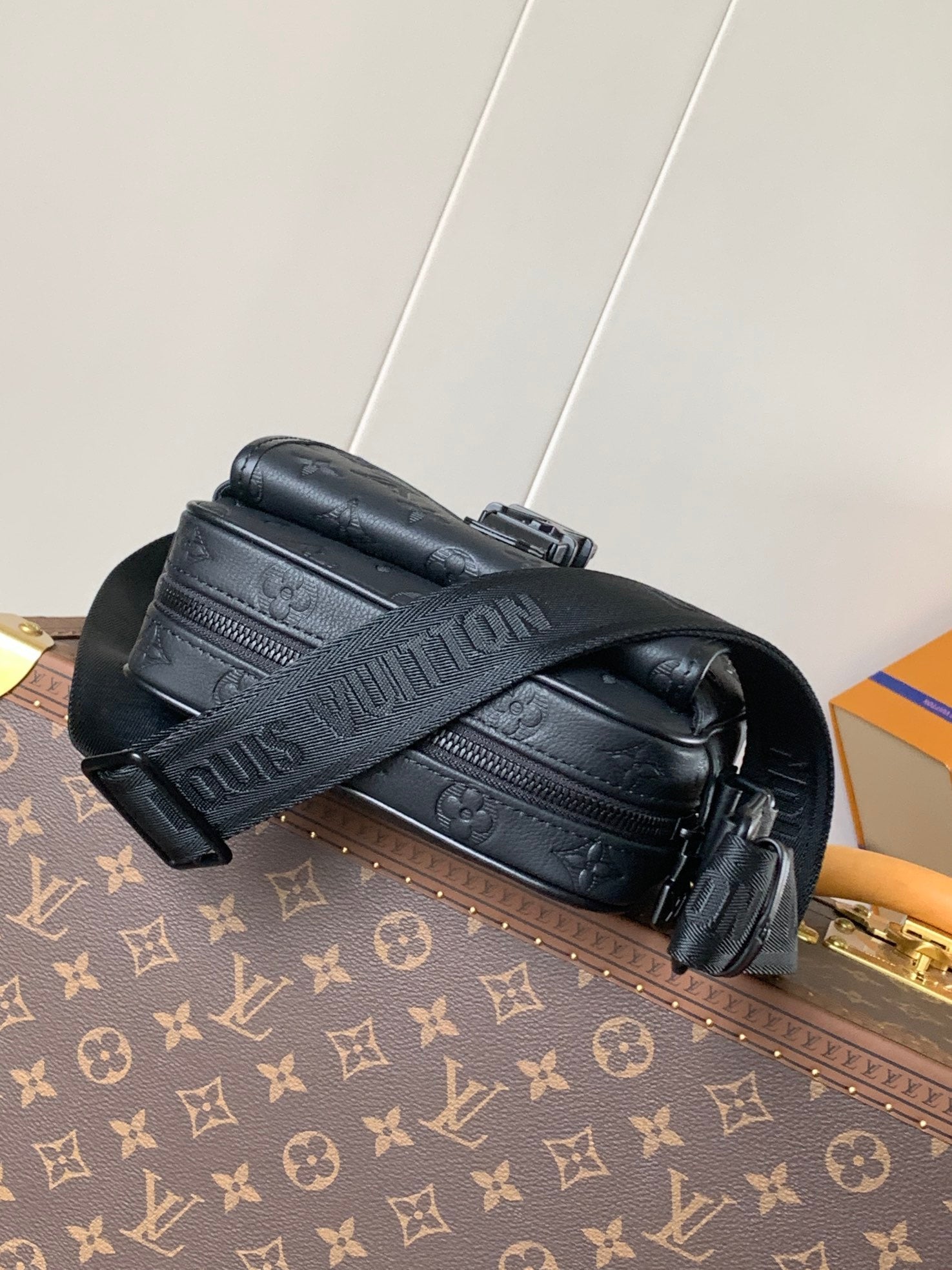 LOUIS VUITTON LV 25S GETAWAY MESSENGER BAG 20 IN BLACK MONOGRAM SHADOW EMBOSSED CALFSKIN
