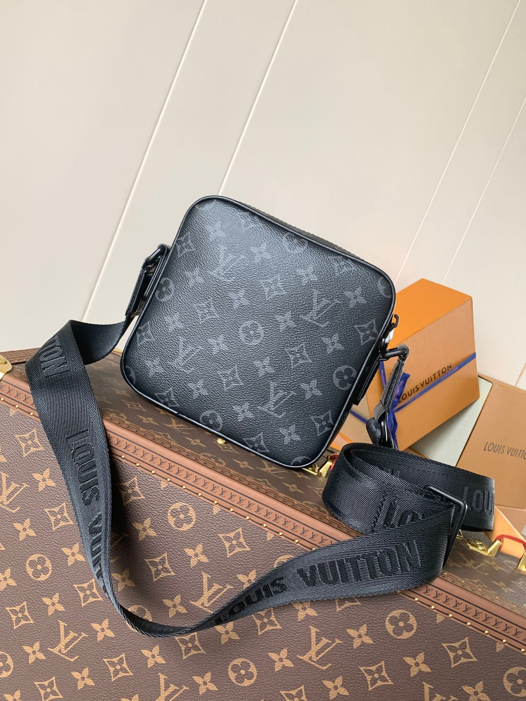 LOUIS VUITTON LV 25S GETAWAY MESSENGER BAG 20 IN BLACK MONOGRAM ECLIPSE CANVAS