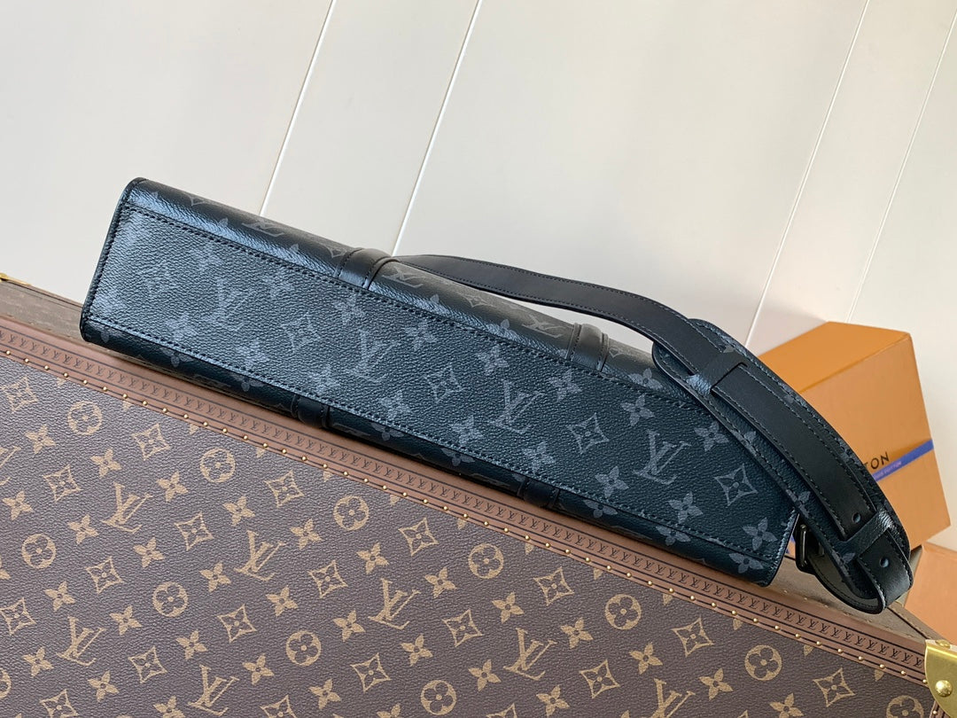LOUIS VUITTON LV 25S SAC PLAT BAG 39 IN BLACK MONOGRAM ECLIPSE CANVAS