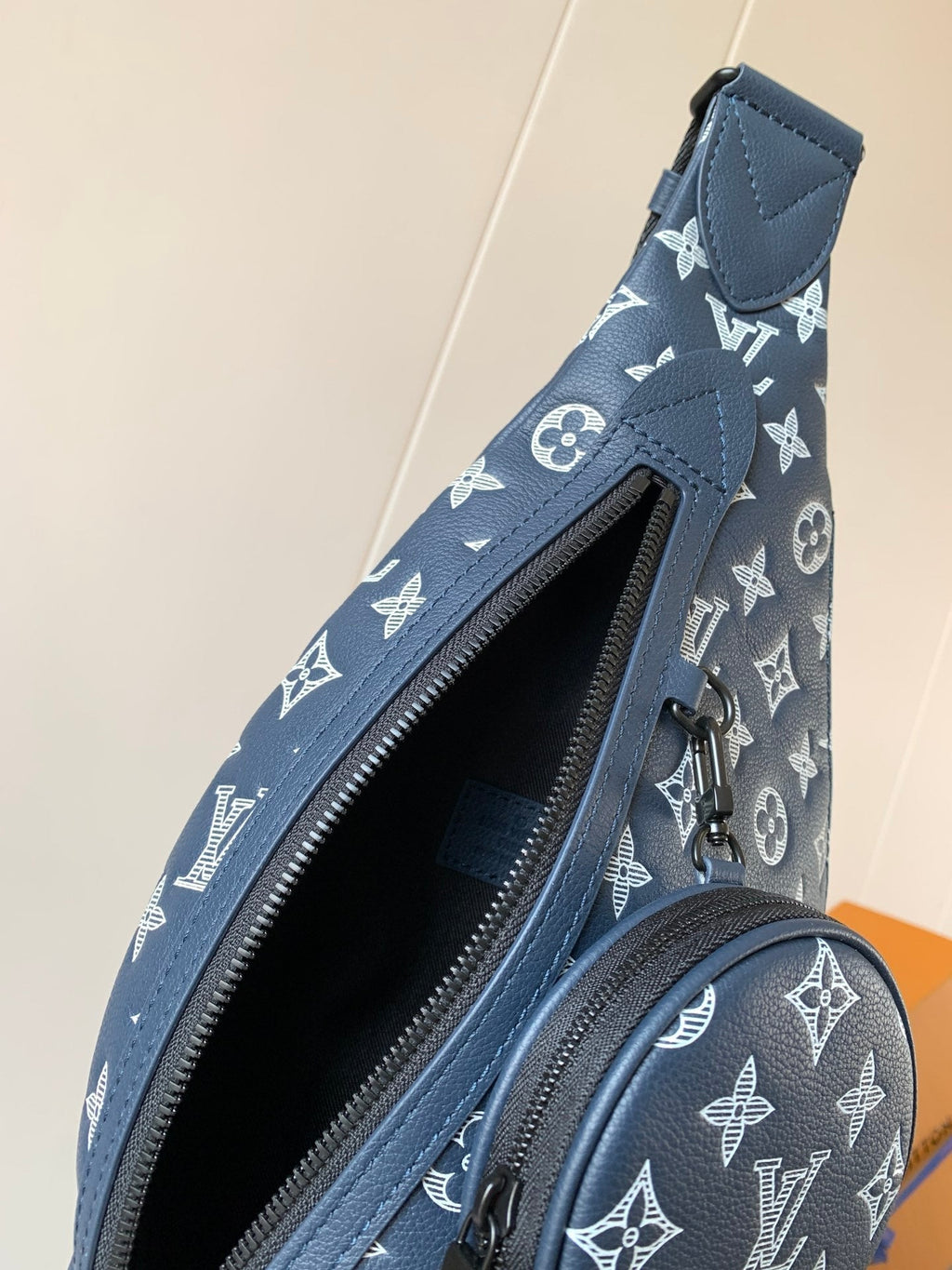LOUIS VUITTON DUO CROSSBAG BAG 42 IN BLUE AND WHITE MONOGRAM SHADOW COWHIDE