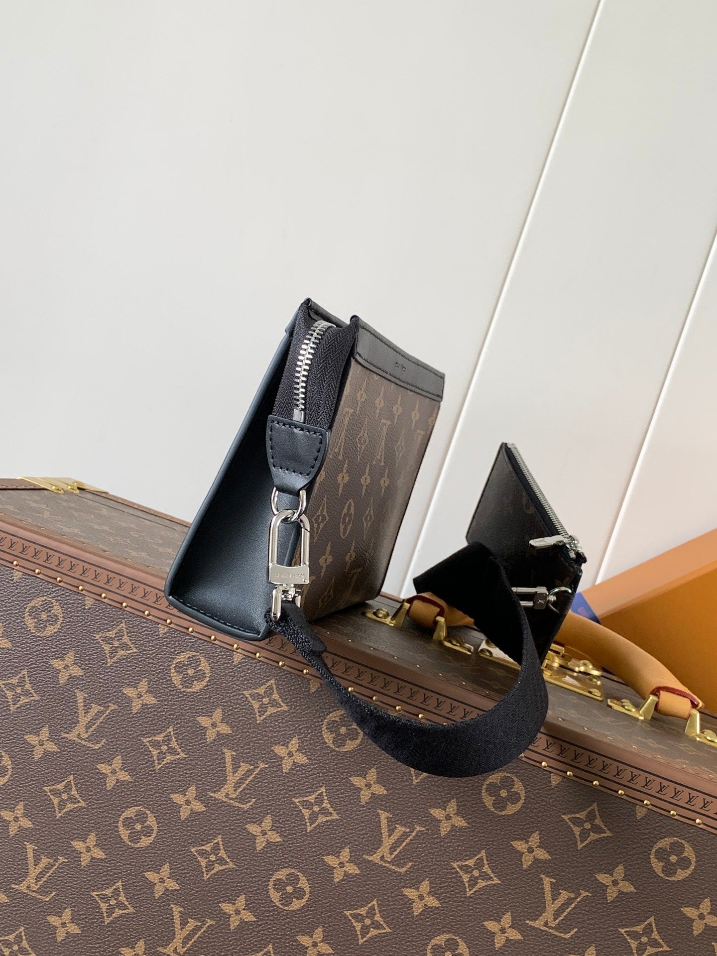 LOUIS VUITTON LV 25S GASTON WEARABLE WALLET 22 IN MONOGRAM MACASSAR CANVAS