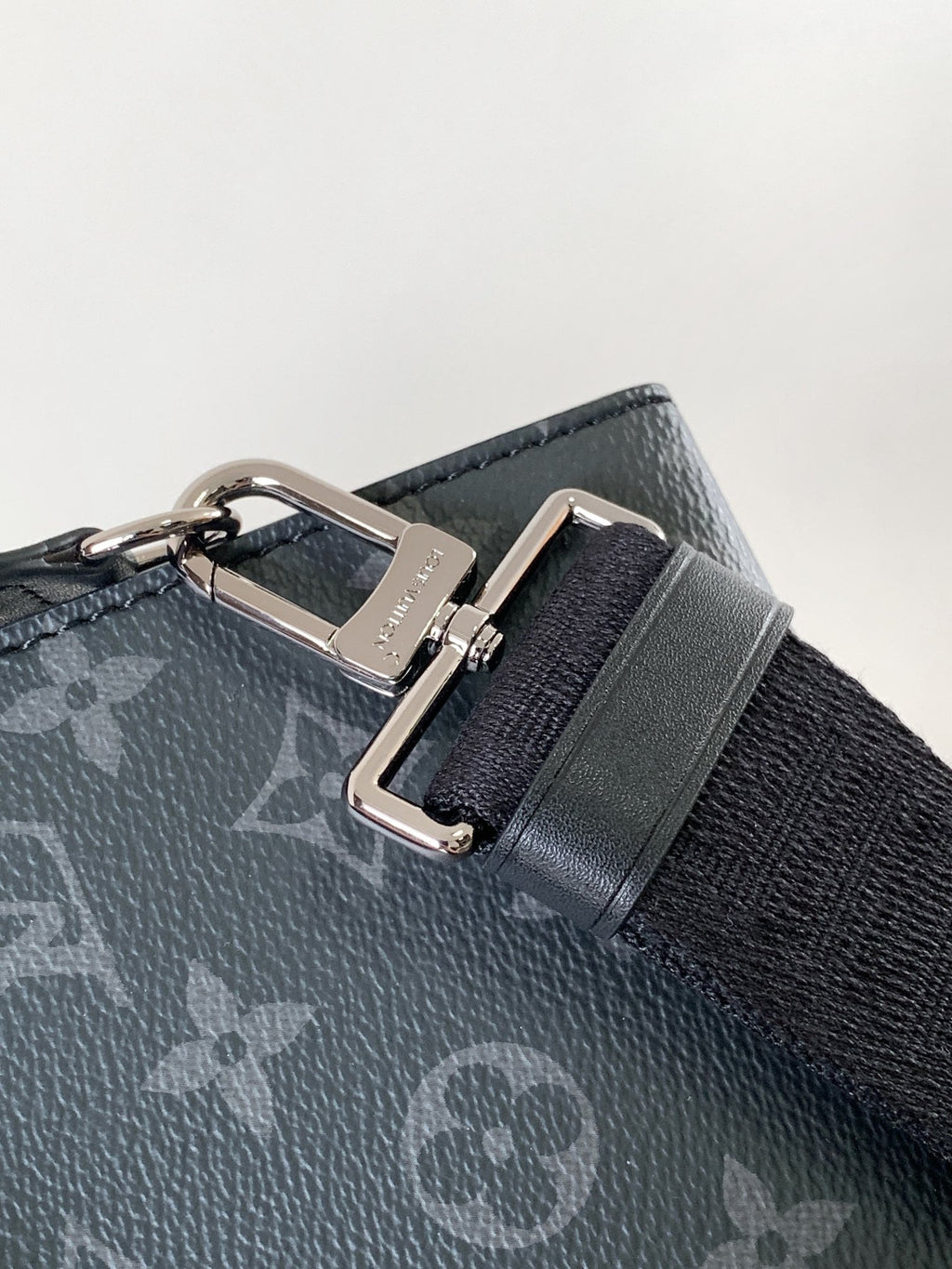 LOUIS VUITTON LV 25S GASTON WEARABLE WALLET 22 IN MONOGRAM ECLIPSE REVERSE CANVAS