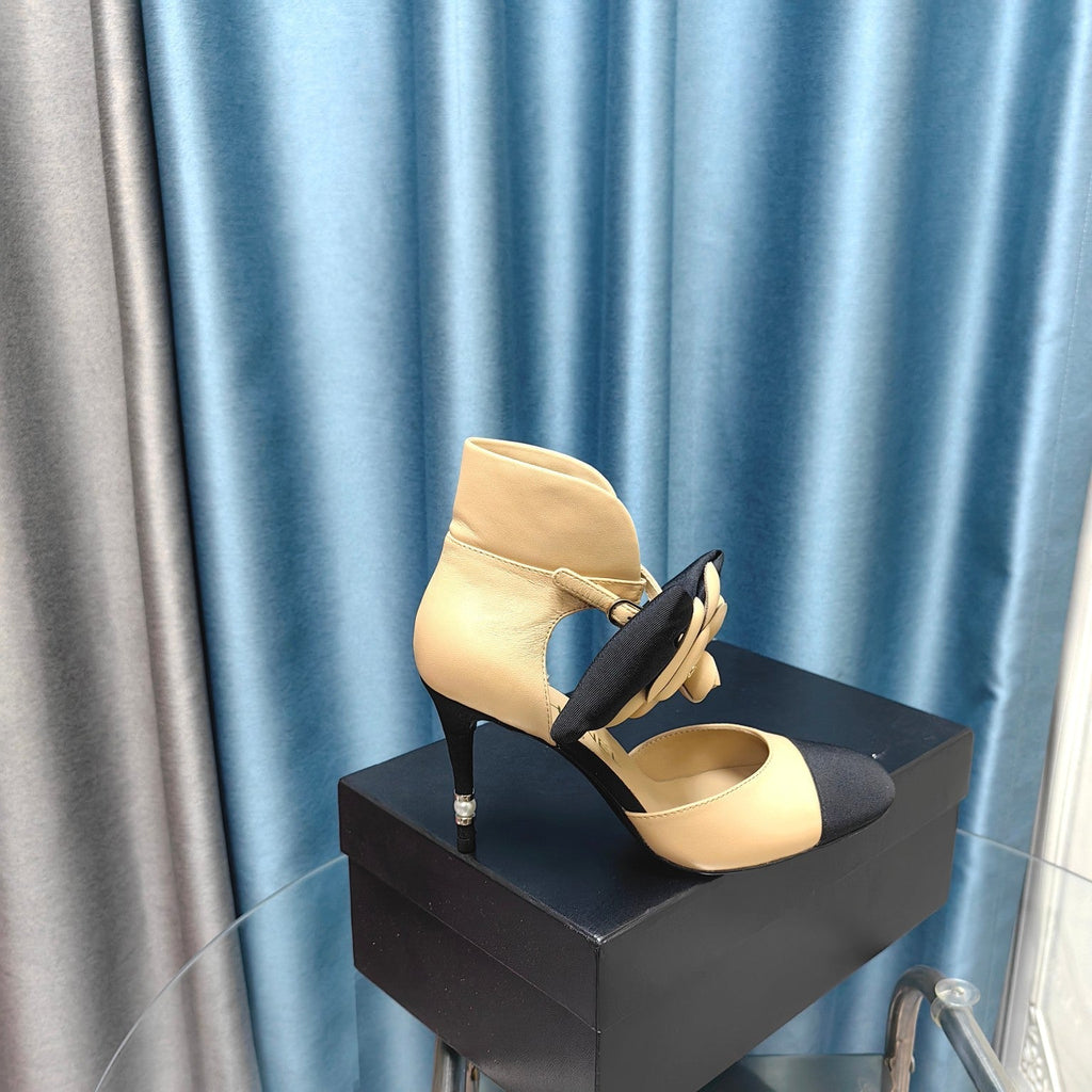 CHANEL HIGH HEELS IN DARK CREAM MIX BLACK SHEEPSKIN WITH FLOWER