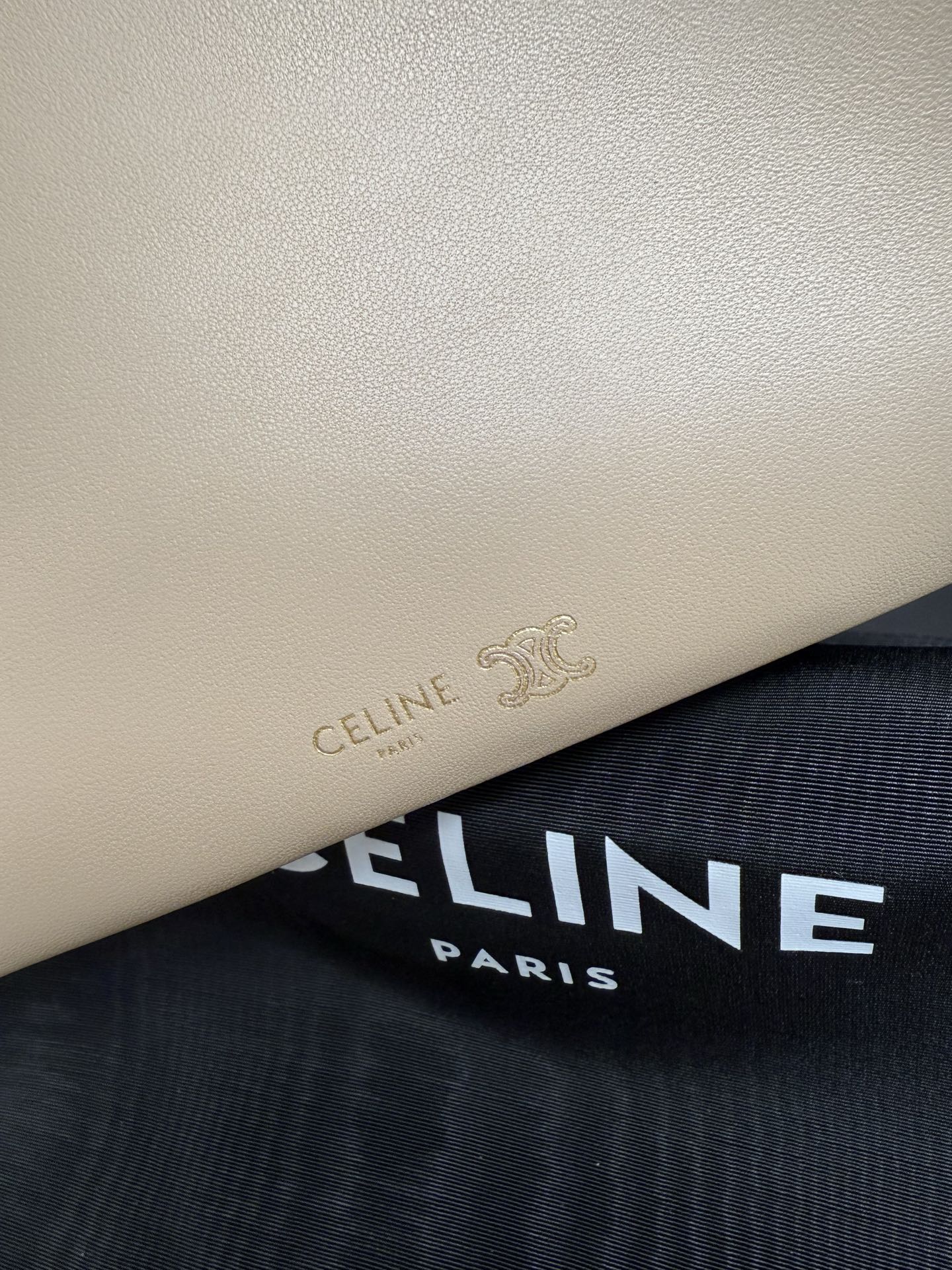 CELINE 25S TRIO FLAP 22MM IN DARK BEIGE SMOOTH LAMBSKIN GOLD HARDWARE
