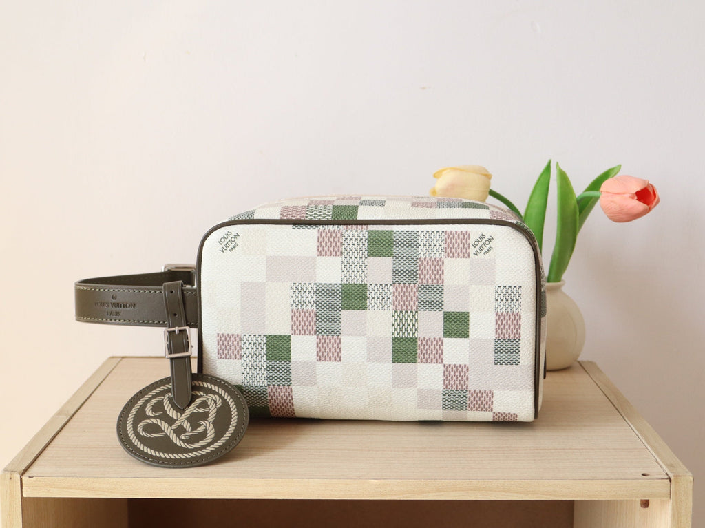LOUIS VUITTON LOCKER DOPP KIT 23 IN KHAKI DAMOFLAGE COATED CANVAS