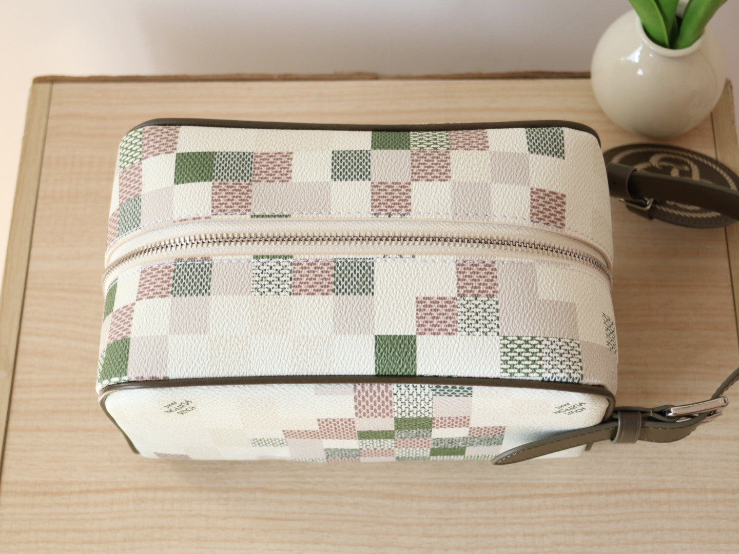 LOUIS VUITTON LOCKER DOPP KIT 23 IN KHAKI DAMOFLAGE COATED CANVAS